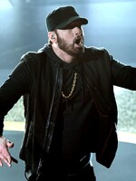 Americký prezidentský kandidát si do kampane „požičal“ Eminemovu skladbu. Raper sa obrátil proti nemu