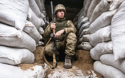 Amnesty International kritizuje ukrajinskú armádu: stavbou základní v obytných oblastiach ohrozuje civilistov