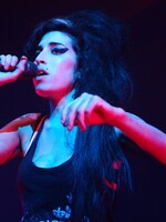 Amy Winehouse: Geniální zpěvačka, která nezvládla slávu ani boj s démony