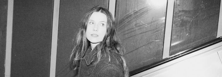 Anna Vaverková patří k nejoceňovanějším českým zpěvačkám: „Album Krása je deník pražský holky, která se zasekla v Berlíně.“