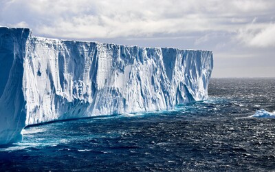 Antarktický mořský led dosáhl historicky nejnižšího maxima