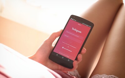 Aplikace Tik Tok roste na popularitě každým dnem, Instagram začíná proti konkurenci bojovat. Opět kopíruje