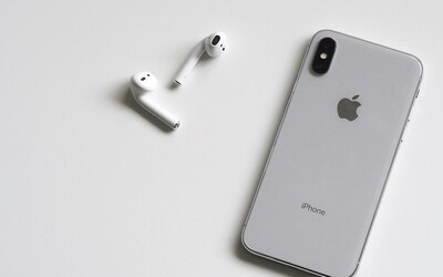 Apple by vraj k iPhonom mohol pridávať slúchadlá AirPods zadarmo