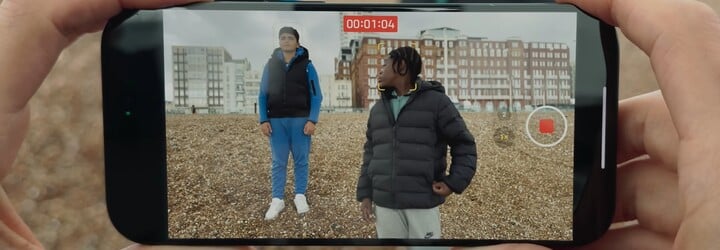 Apple natočil krátky film iba pomocou iPhonu 16 Pro. Hlavnú rolu si zahral rapper Stormzy