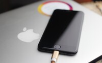 Apple potvrdil, že koncovku USB-C dostane aj iPhone. Nemáme na výber, tvrdia