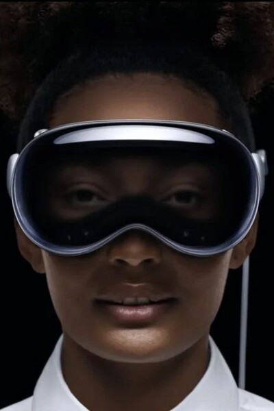 Apple predstavuje revolučný Vision Pro: Virtuálnu realitu môžeš ovládať iba pohybom očí, z ceny sa ti zatočí hlava