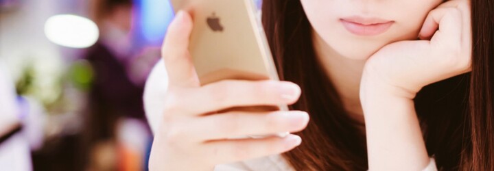 Apple zaplatil ženě tučné odškodné za únik nahých fotek z jejího iPhonu. Zveřejnil je technik, který měl mobil opravit