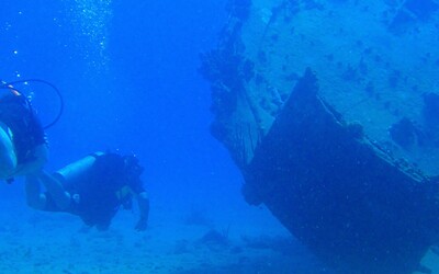 Archeologové našli na dně moře na Bahamách poklad ze stovky let potopené lodi