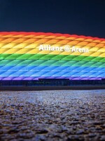 Aréna duhovými barvami svítit nebude, rozhodla UEFA. Fotbalový zápas Německa s Maďarskem symboliku tolerance neponese 