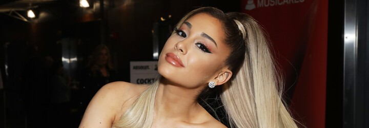 Ariana Grande: Na jej koncerte zabil atentátnik 22 ľudí, partner sa predávkoval drogami. Má vyše 60 tetovaní a je striktná vegánka