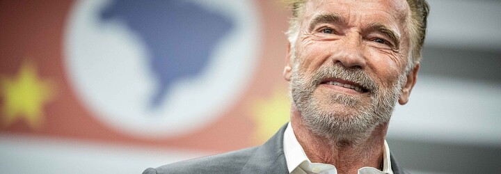 Arnold Schwarzenegger jako vánoční dárek nakoupil 25 domků válečným veteránům