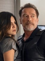 Arnold Schwarzenegger se projížděl Prahou na kole. Fotku s ním ulovil i Kluk s kamením