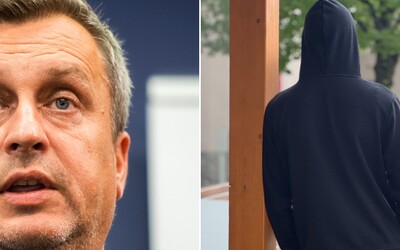 Asistent poslanca NR SR: „Danko a Tabaková sú všetkým v parlamente na smiech. Robím do 11 v noci a aj na dovolenkách“ (Rozhovor)