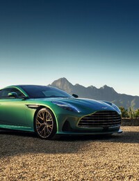 Aston Martin oslavuje svoje 110. narodeniny nádhernou novinkou DB12