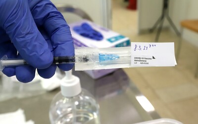 AstraZeneca, Moderna, nebo Pfizer? Porovnali jsme vakcíny užívané v Česku