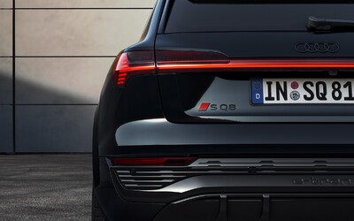 Audi má novú elektrickú vlajkovú loď so 600-kilometrovým dojazdom. Vynovené Q8 e-tron chce na seba lákať pozornosť