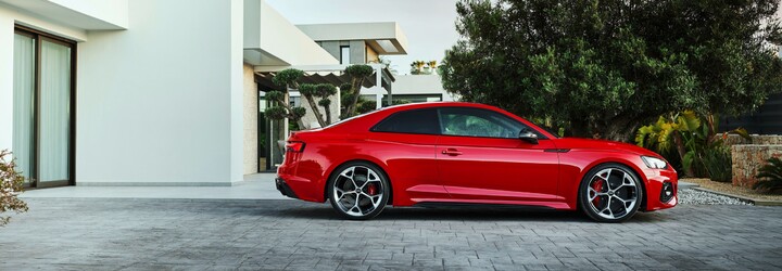 Audi vylepšuje modely RS4 a RS5 balíkom competition, ktorý vyšperkoval ich vzhľad a podvozok