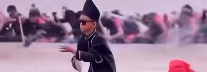 Aura dance z indonézskej loďky valcuje internet, tancujú ho aj známe svetové osobnosti. Ako vznikol?