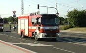 Autobus v Karlových Varech spadl do kolejiště. Nehoda si vyžádala 16 zraněných, na vině je opilec