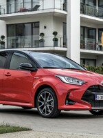 Autem roku 2021 je Toyota Yaris. Po 10 letech zvítězila jiná než evropská značka