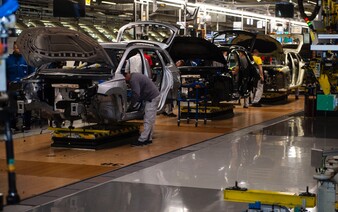 Automobilka Škoda čelí vážnym obvineniam. Českému výrobcovi áut hrozí miliardová pokuta