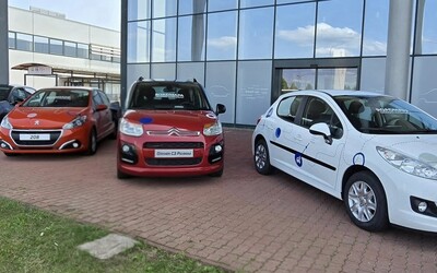 Automobilka Stellantis, ktorá má pobočku aj na Slovensku, avizuje stratu 2 miliardy. Dôvodom sú aj Trumpove clá