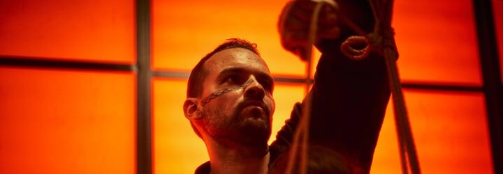 BDSM není o sexu a bolesti. Je o otevřené komunikaci a důvěře, říká lektor shibari Krutý Sever