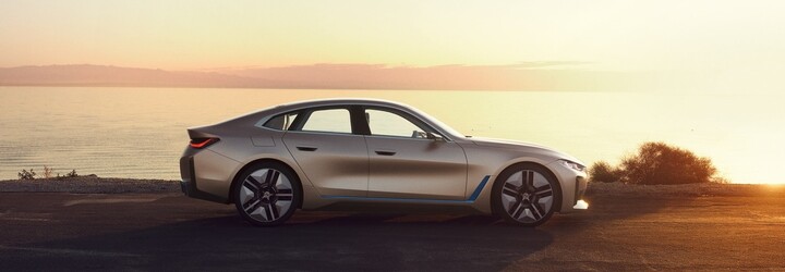 BMW ukázalo nové logo, ale i elektromobil s dojezdem až 600 kilometrů