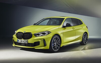 BMW vylepšilo svoj rad 1. Nové sú farby, zvukový prejav, auto má aj lepšie vlastnosti v zákrutách