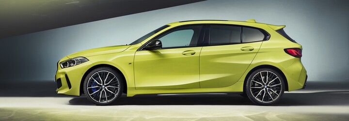 BMW vylepšilo svoj rad 1. Nové sú farby, zvukový prejav, auto má aj lepšie vlastnosti v zákrutách