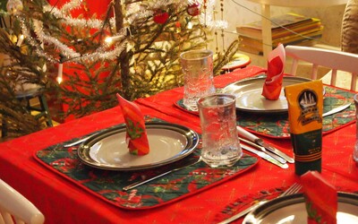 Babička si za vánoční večeři naúčtovala až 400 korun od každého člena rodiny. Platit musí i vnoučata, tvrdí Britka