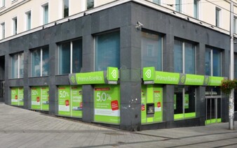 Banka Slovenke strhla dvojnásobok z účtu. Vybrala si 1 200 eur, stiahli jej 2 400