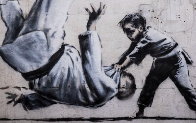 Banksy obvinil oděvní značku Guess, že si bez svolení „vypůjčila“ jeho umění 