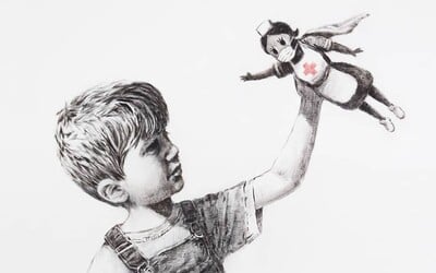 Banksy uctil zdravotníky novým dílem, malbu nechal v jedné z nemocnic s dojemným vzkazem