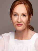 Beef mezi J. K. Rowling a Emmou Watson. Spisovatelka sdílela parodii na herečku