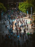 Běhání jako forma vypořádávání se s quarter-life crisis. Vysvětlujeme, proč najednou všichni trénují na půlmaraton