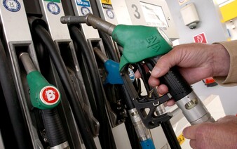 Benzín a nafta na Slovensku sú najlacnejšie za posledný polrok. Podľa analytika to dlho nepotrvá