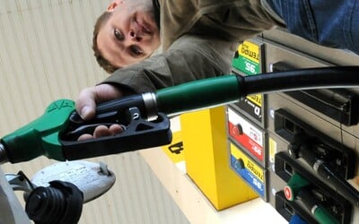 Benzín a nafta zdraželi po mesiacoch poklesov. Sú drahšie ako pred rokom