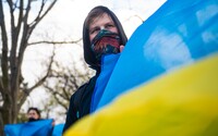Berlín sa obáva víkendových bojov medzi podporovateľmi Ukrajiny a Ruska. Na určitých miestach preto dočasne zakáže nosenie vlajok