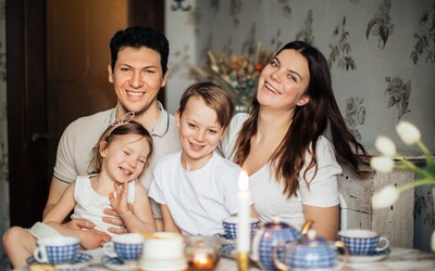 Bežná slovenská rodina s 2 deťmi dostane od štátu až 91 000 € za prvých päť rokov, vypočítali experti