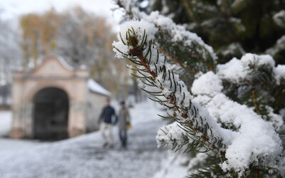 Biela sobota s bielou prikrývkou. Po teplých dňoch má v niektorých častiach Slovenska napadnúť až 15 cm snehu