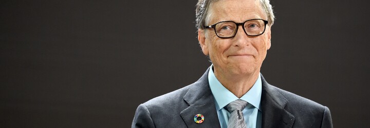 Bill Gates vraj organizoval párty plné nahých žien a bol šťastnejší, keď sa opil, tvrdí autor jeho biografií