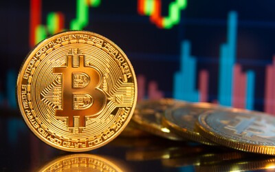 Bitcoin překročil své historické maximum. Vyletěl nad hranici 65 000 dolarů