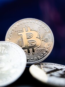 Bitcoin rozdrvil starý rekord a dnes dosiahol nové maximum. Môže za to Trumpov úspech v amerických voľbách