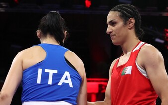 Bolestné za porážku na olympiádě. Italská boxerka Carini dostane 1,2 milionu korun