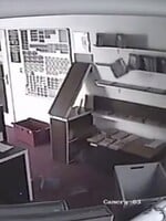 Boli sme v múzeu, kde počas noci svojvoľne padajú knihy z políc. Zažili sme paranormálne javy na vlastnej koži? (Reportáž)