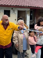 Boli sme vo Farárskom, kde napadli Kristínu Kövešovú. Miestne deti vraj vybehli na chlapca s mačetou (Reportáž)