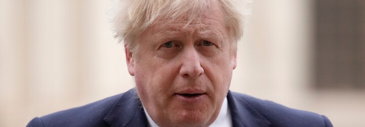 Boris Johnson musí zaplatit pokutu za 12 večírků, které pořádal během lockdownu. Opozice chce, aby odstoupil
