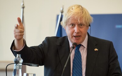 Boris Johnson zvažoval v době pandemie nájezd na sklad v Nizozemsku, chtěl ukrást vakcíny