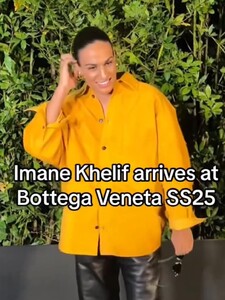 Boxerka Imane Khalif sa objavila na fashion weeku po boku Kendall Jenner. Jej elegantný look fanúšikovia chvália